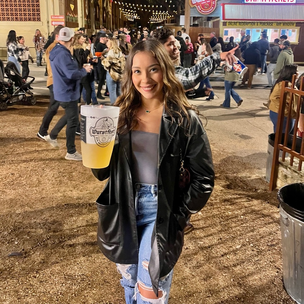 Meet your Posher, Veronica